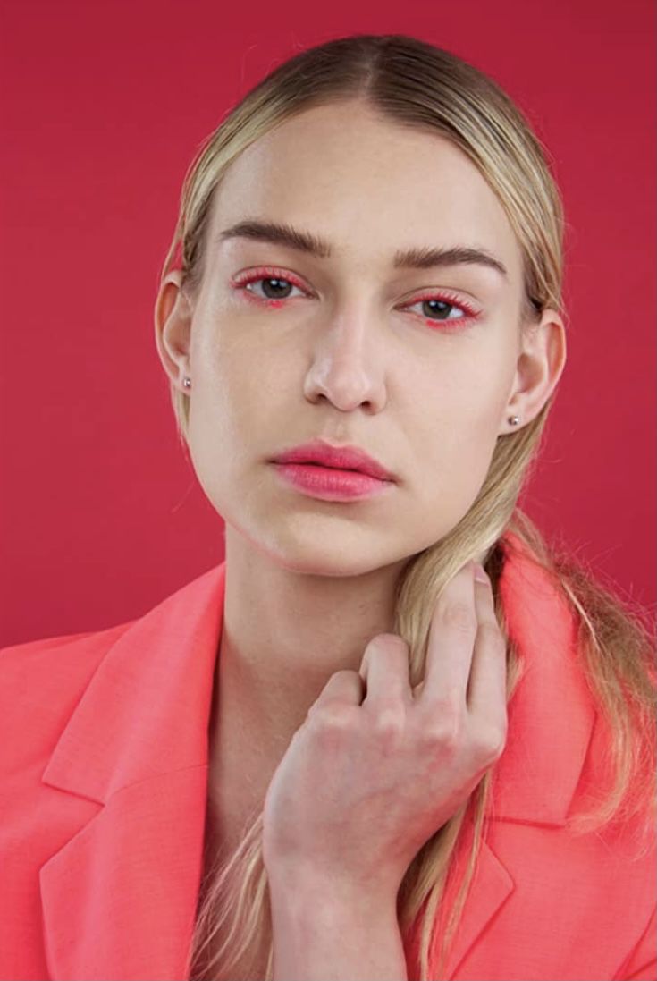 neon red eyeliner