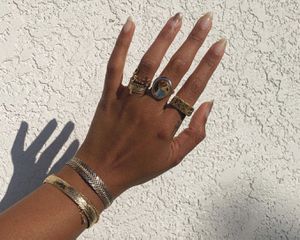 toothpaste to grow nails