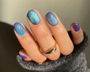 velvet nails manicure