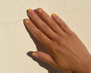 smile nails